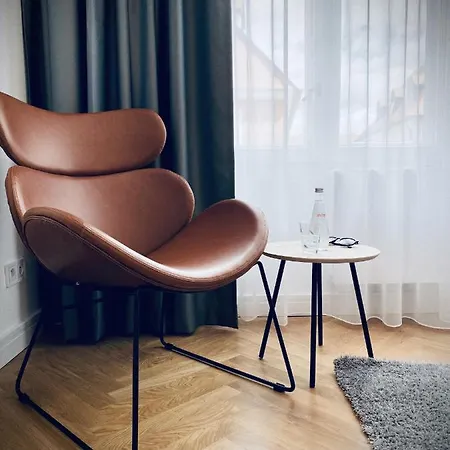 Mono - Adults Only 4* Czeski Krumlow